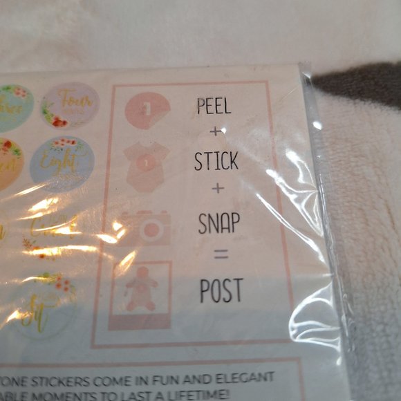 Baby Nest-Baby Monthly Milestone Stickers Set of 15 4" Stickers New! Floral Gold - Picture 3 of 4